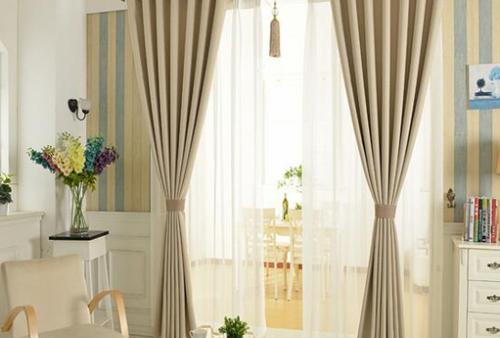 选择什么样的材质窗帘更隔音？
