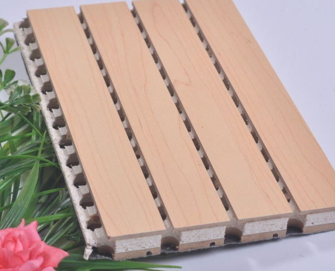 木质吸音板背面放置的布有什么作用？